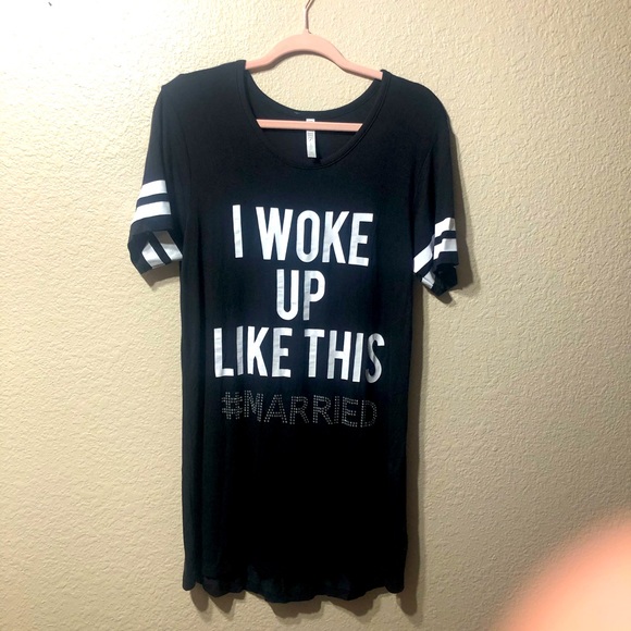 Davids Bridal. Sleep shirt. Great for honeymoon - Picture 1 of 5